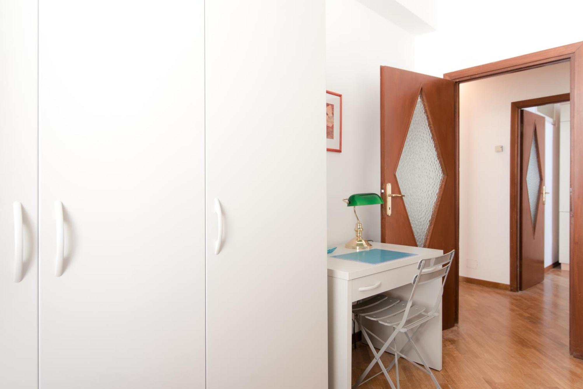 Center Home - The House Of Travelers Como Exteriör bild
